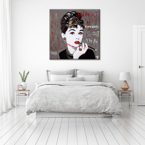Kathrin Thiede Audrey Hepburn grau Collage Bild auf Leinwand